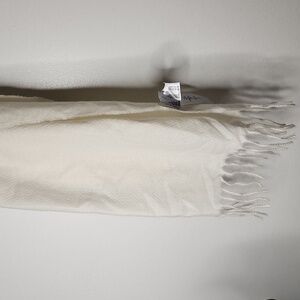 NWT 🧣plain Cream Style & Co. Scarf warm and cozy Polyester